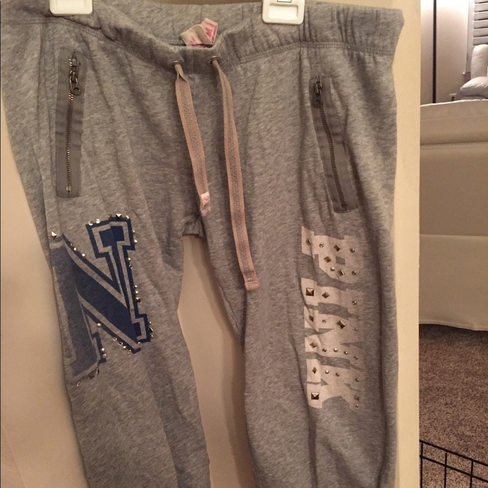 Victoria Secret PINK Capri’s